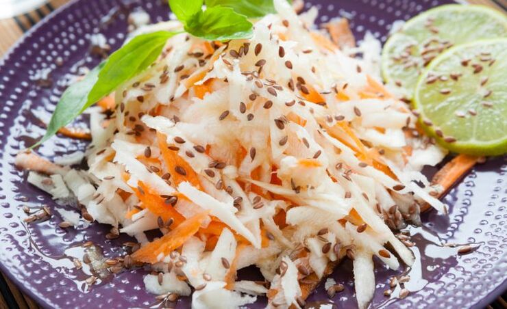 Apple, pumpkin and carrot salad - a source of vitamins for those suffering from gout