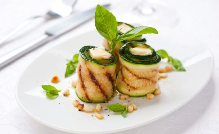 You can have dinner with gout with fragrant zucchini buns with cottage cheese